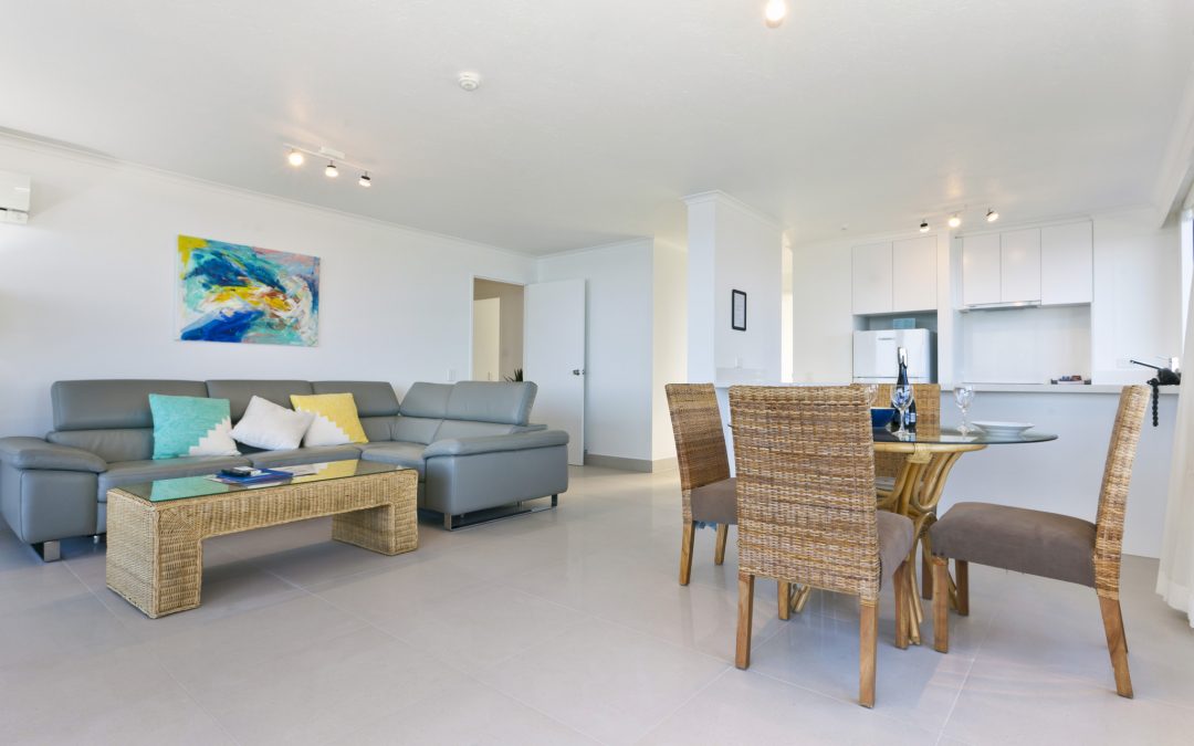 surf-regency-apartments-two-bedroom-superior-surfers-paradise-living-dining